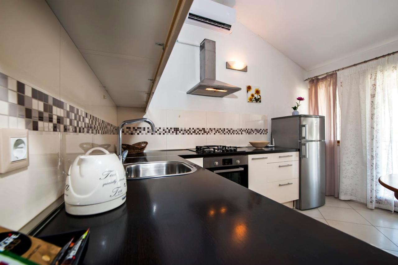 Apartments Vanda Rovinj Exterior photo
